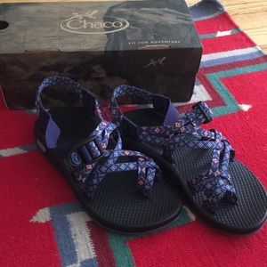 Women’s Chacos ZX2 classic size 6